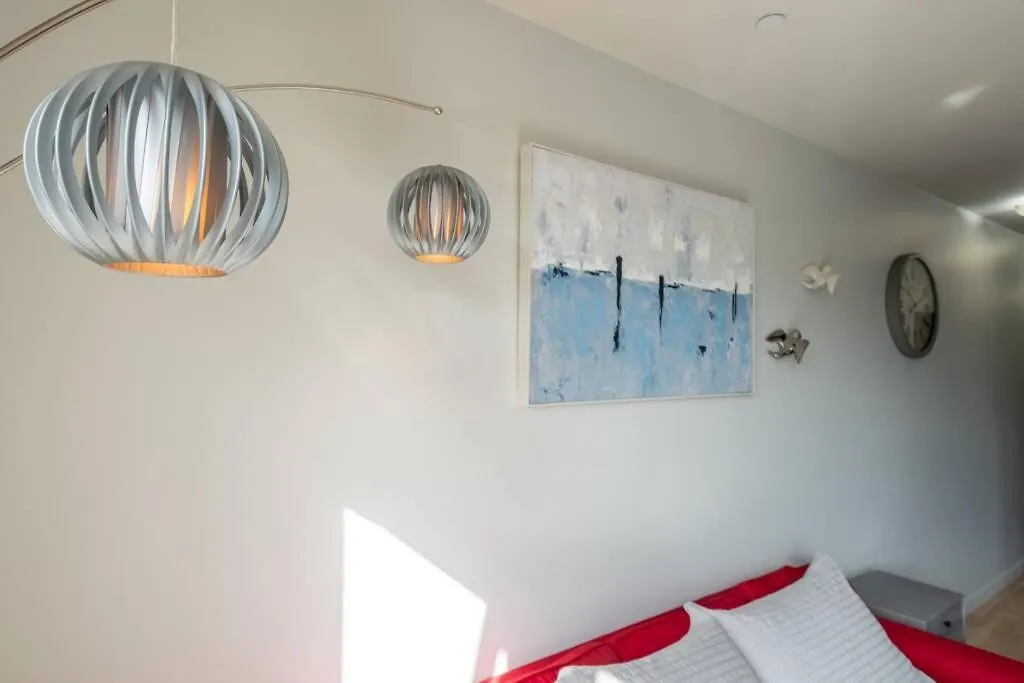Clean 3Rd Floor 1 Bedroom Apt In Old Town China Town Victoria