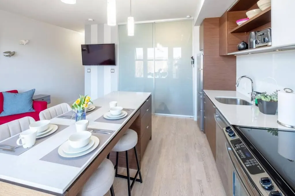 Clean 3Rd Floor 1 Bedroom Apt In Old Town China Town Victoria